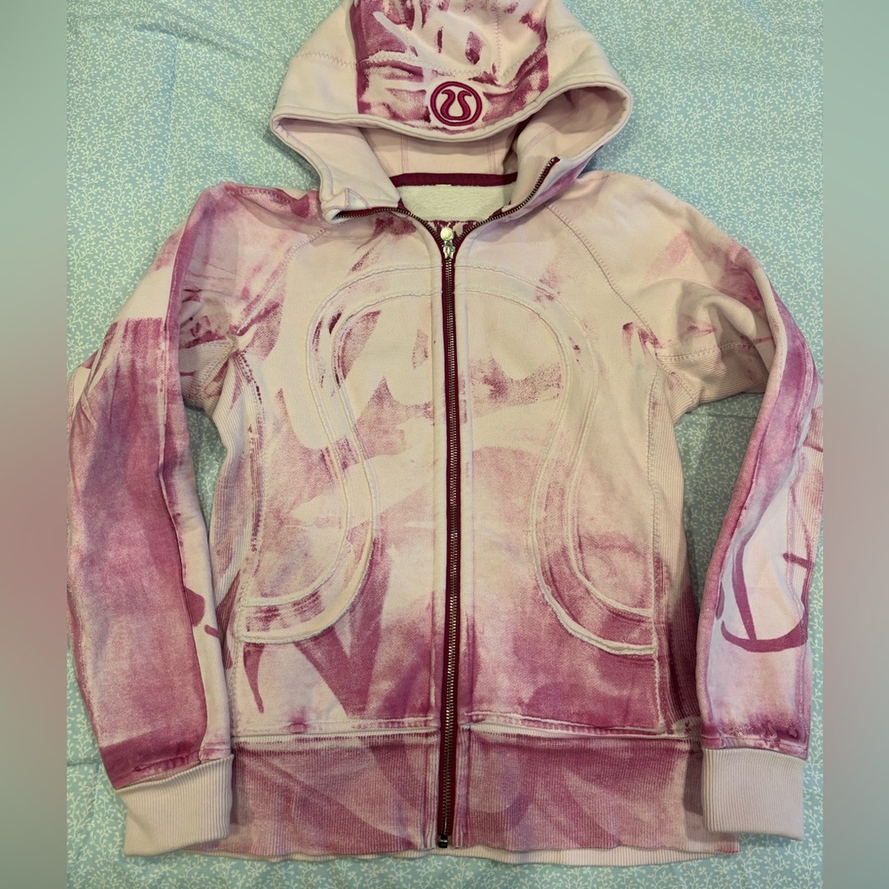 Lululemon SCUBA HOODIE (TIE-DYE RASPBERRY PINK) 8/10
* Rare/Vintage*